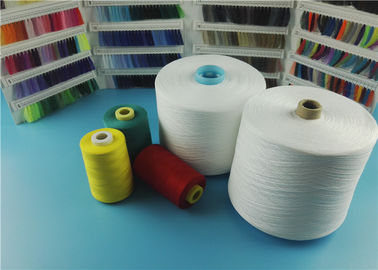 中国 未加工白いDyeable 100バージン材料が付いている縫う糸のための回されたポリエステル ヤーン サプライヤー