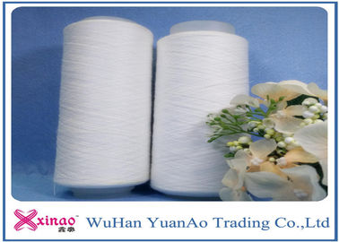 中国 漂白の白 100% は衣類の縫う糸のためのポリエステルによって回されたヤーンを回しました サプライヤー