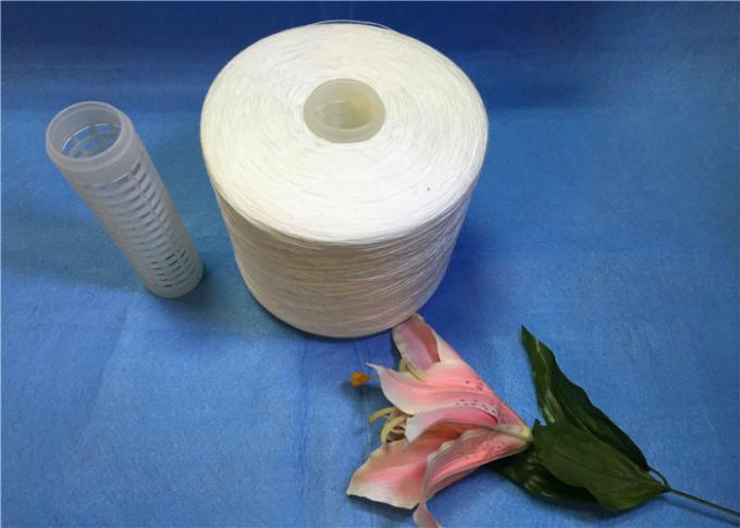 縫う糸のセリウムのためのペーパー円錐形/プラスチック円錐形によって回されるポリエステル糸